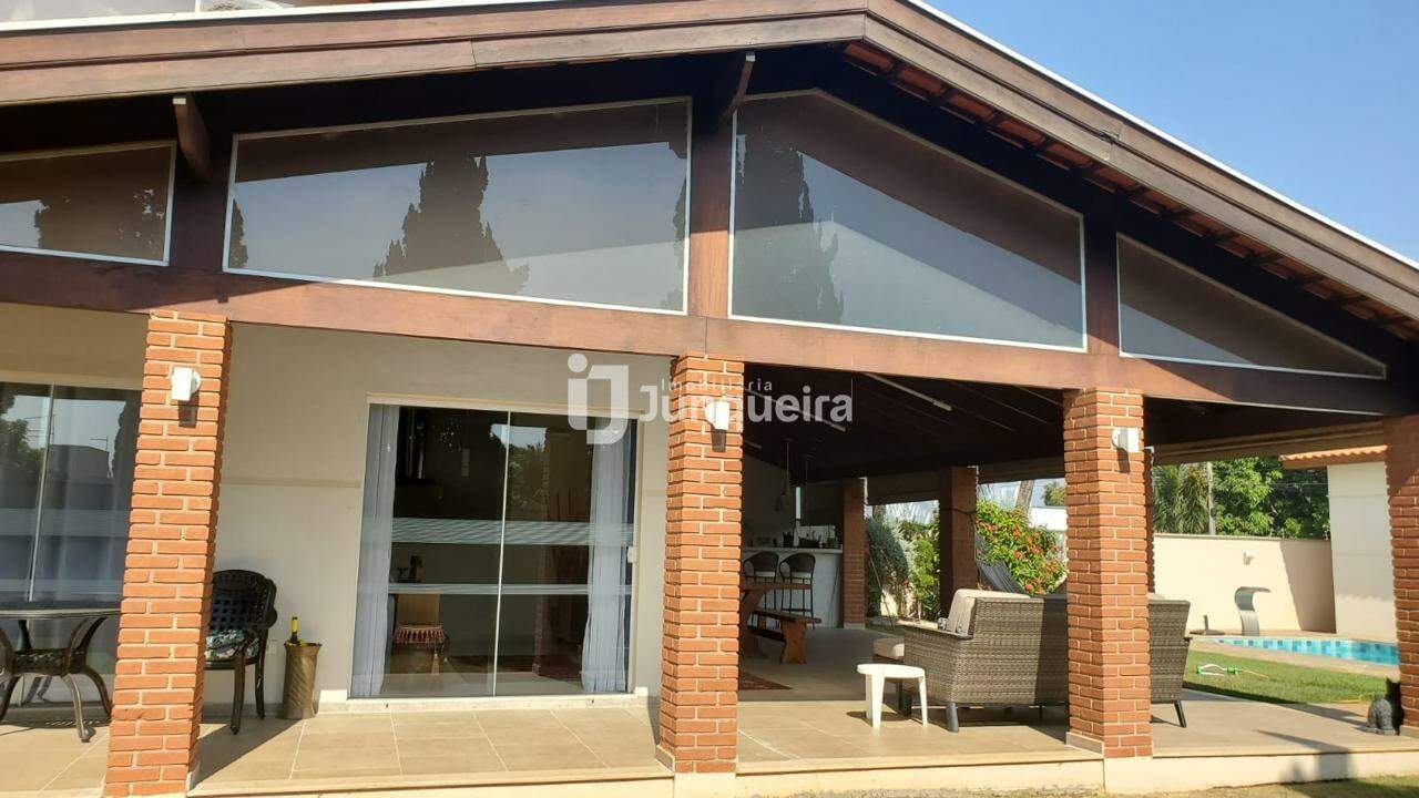 Casa em Condomínio à venda no Colinas do Piracicaba , 3 quartos, sendo 1 suíte, 3 vagas, no bairro Colinas do Piracicaba (Ártemis) em Piracicaba - SP
