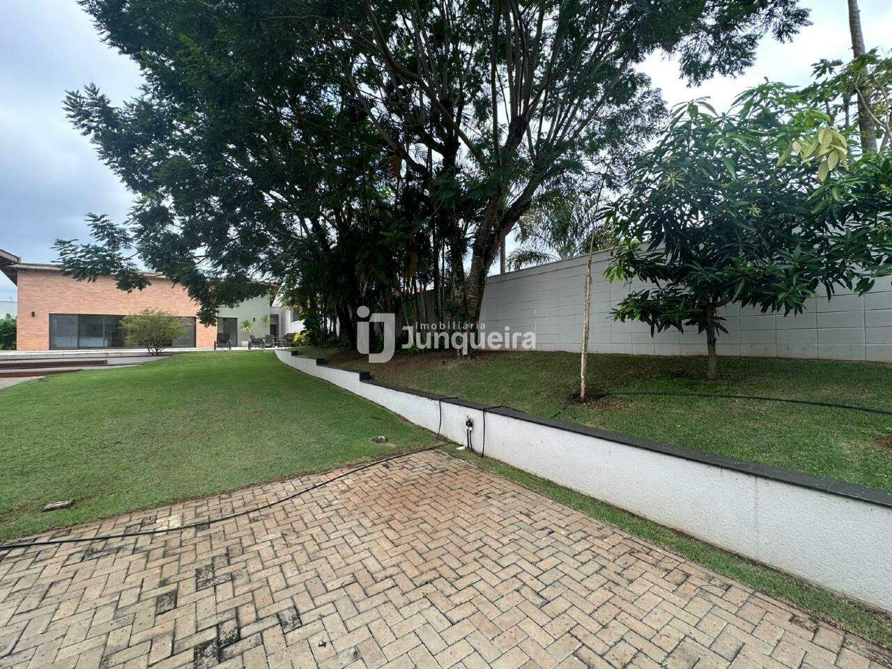 Casa em Condomínio à venda no Colinas do Piracicaba , 3 quartos, sendo 3 suítes, 6 vagas, no bairro Colinas do Piracicaba (Ártemis) em Piracicaba - SP