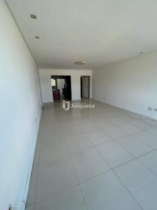 Apartamento para alugar, 3 quartos, sendo 2 suítes, 2 vagas, no bairro Itarare em São Vicente - SP
