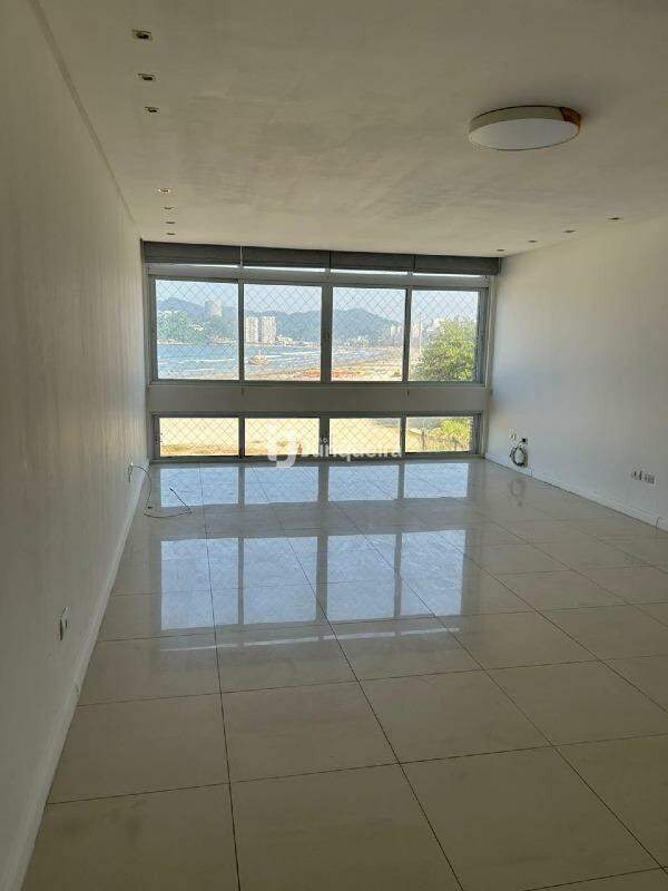 Apartamento para alugar, 3 quartos, sendo 2 suítes, 2 vagas, no bairro Itarare em São Vicente - SP