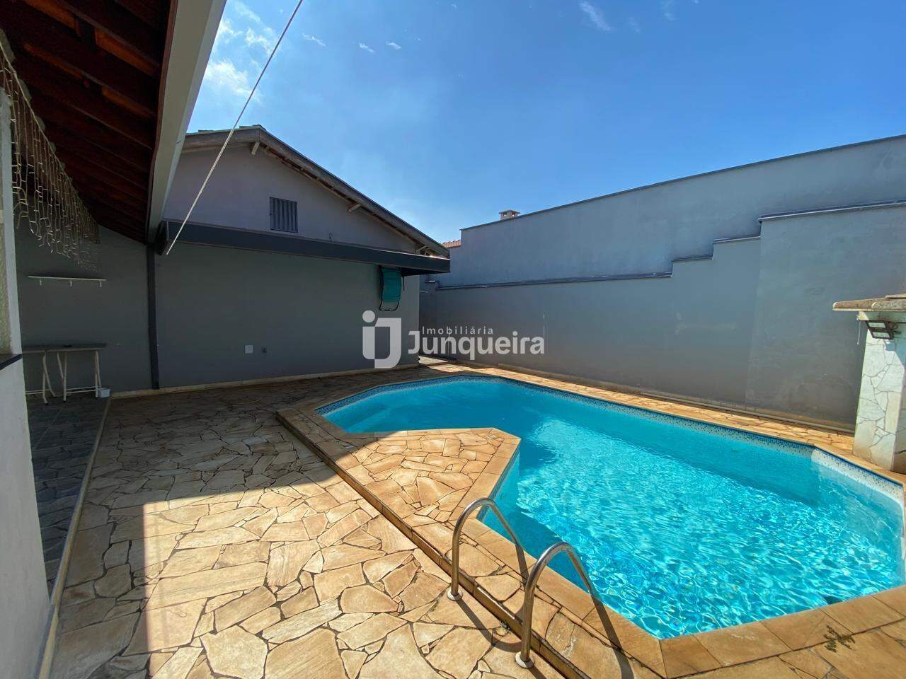 Casa à venda, 3 quartos, 3 vagas, no bairro Nova Piracicaba em Piracicaba - SP