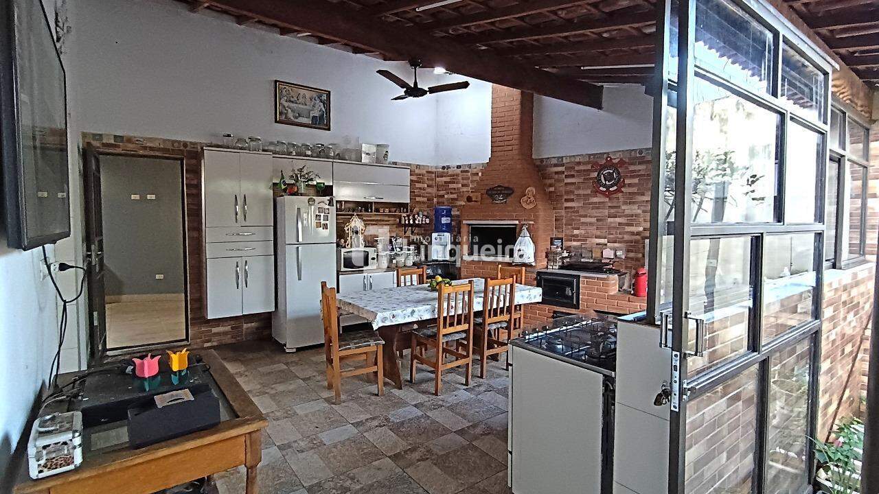 Casa à venda, 3 quartos, sendo 1 suíte, 4 vagas, no bairro Jardim Astúrias II em Piracicaba - SP