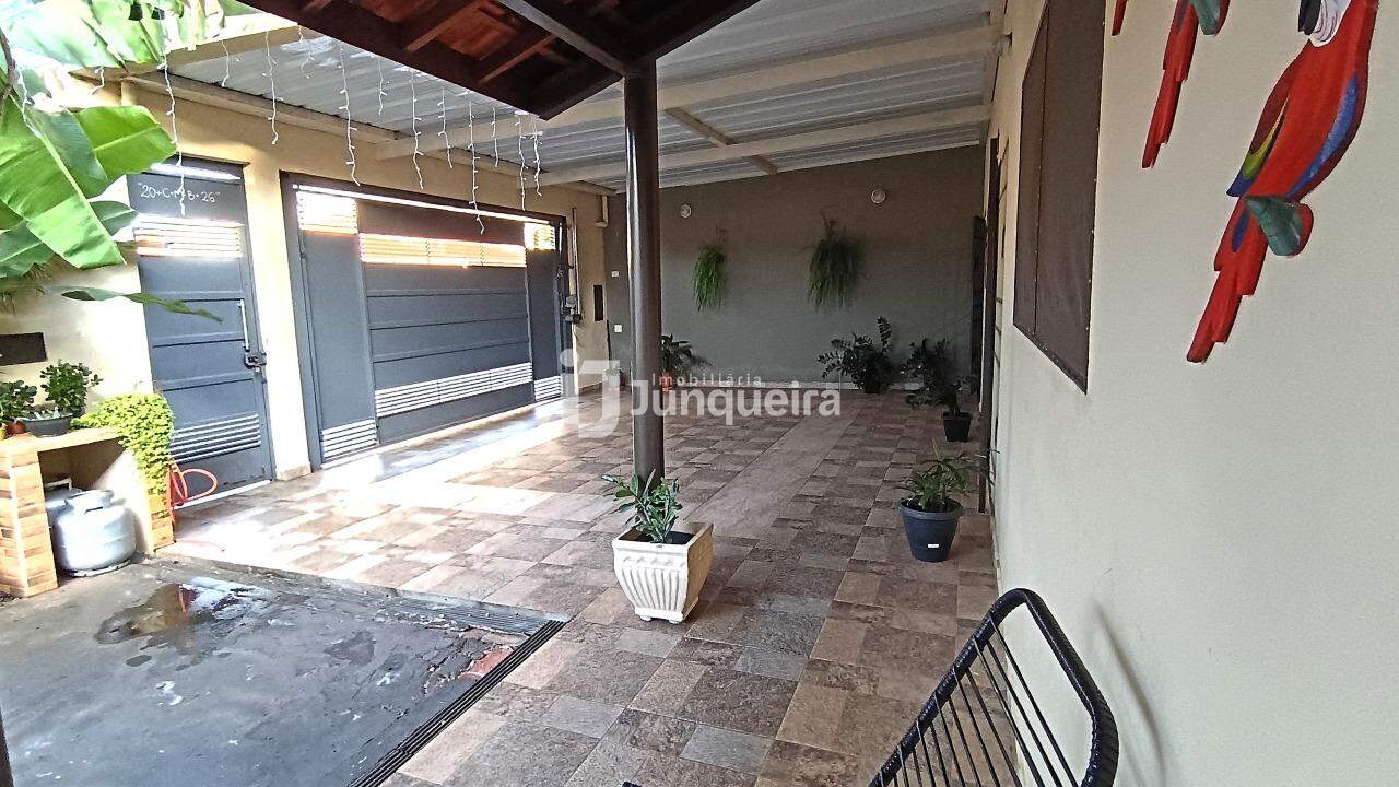 Casa à venda, 3 quartos, sendo 1 suíte, 4 vagas, no bairro Jardim Astúrias II em Piracicaba - SP