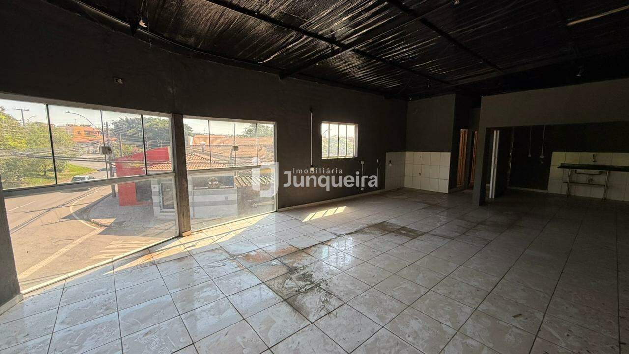 Salão para alugar, 1 quarto, no bairro Santa Terezinha em Piracicaba - SP