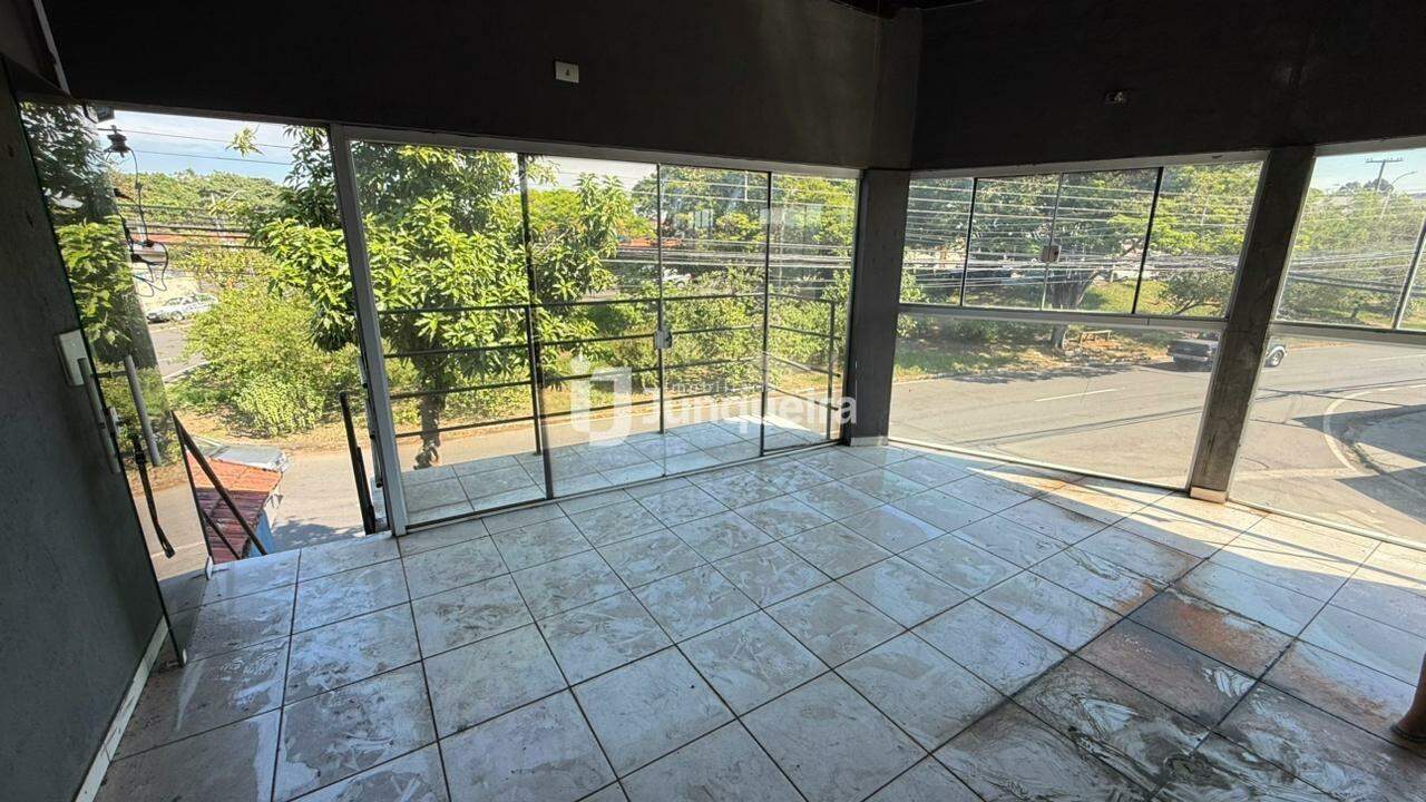 Salão para alugar, 1 quarto, no bairro Santa Terezinha em Piracicaba - SP