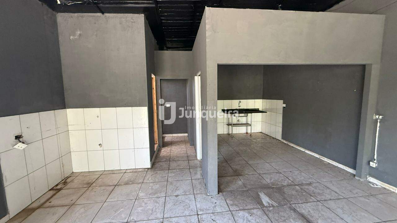 Salão para alugar, 1 quarto, no bairro Santa Terezinha em Piracicaba - SP