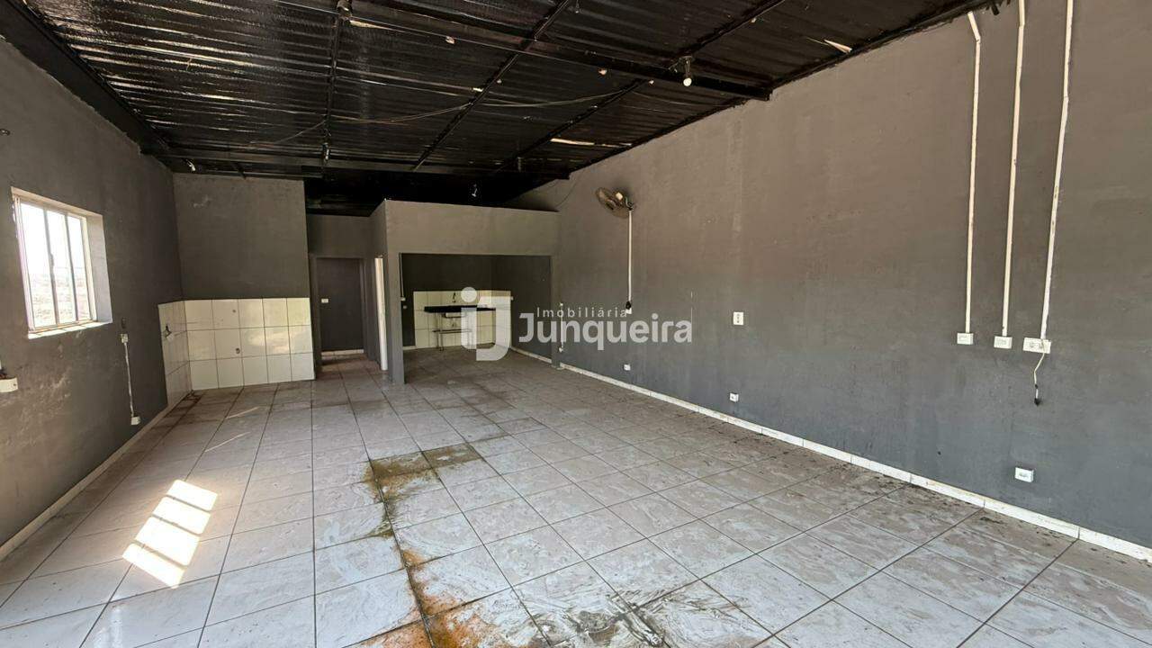 Salão para alugar, 1 quarto, no bairro Santa Terezinha em Piracicaba - SP