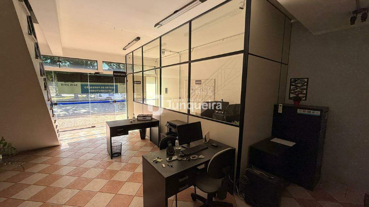 Sala Comercial para alugar, no bairro Santa Terezinha em Piracicaba - SP
