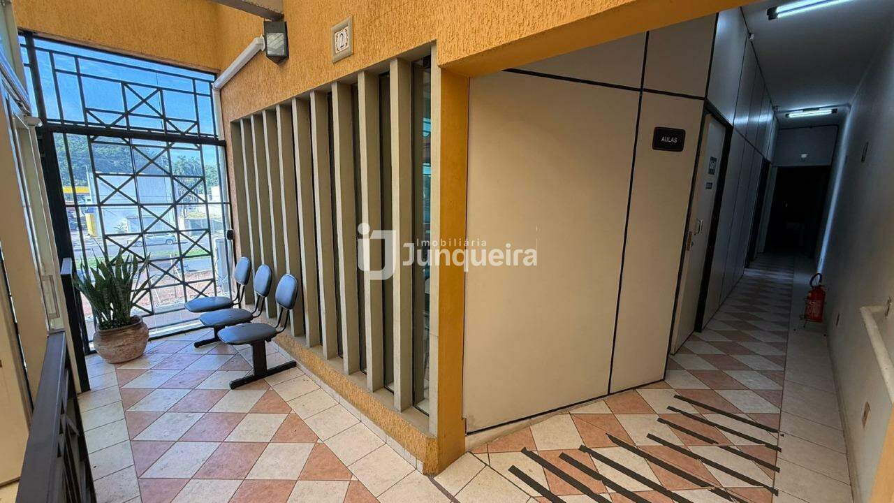 Sala Comercial para alugar, no bairro Santa Terezinha em Piracicaba - SP