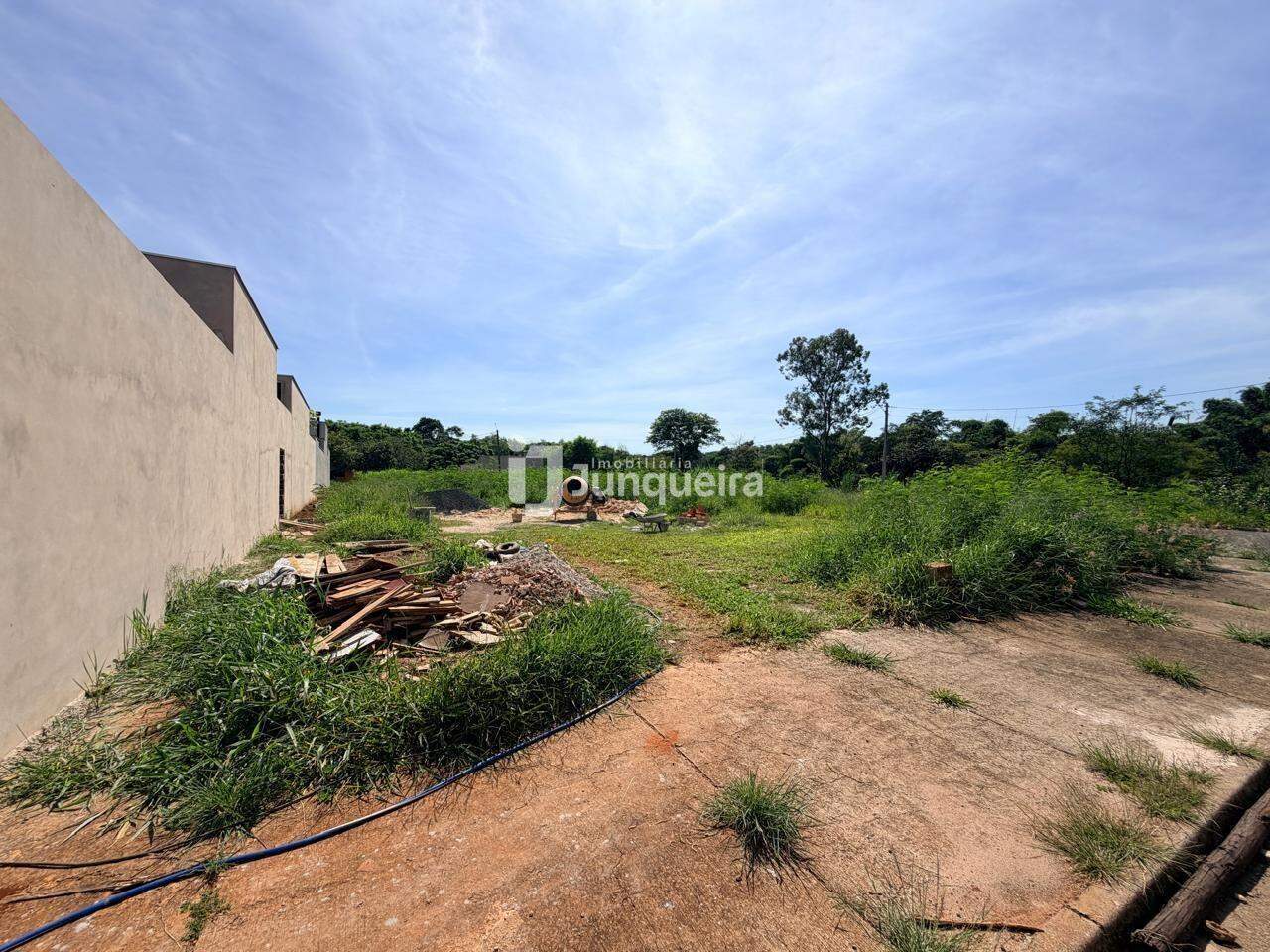 Terreno à venda, no bairro Santa Terezinha em Piracicaba - SP