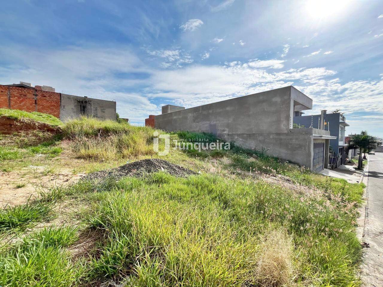 Terreno à venda, no bairro Residencial Vem Viver em Piracicaba - SP
