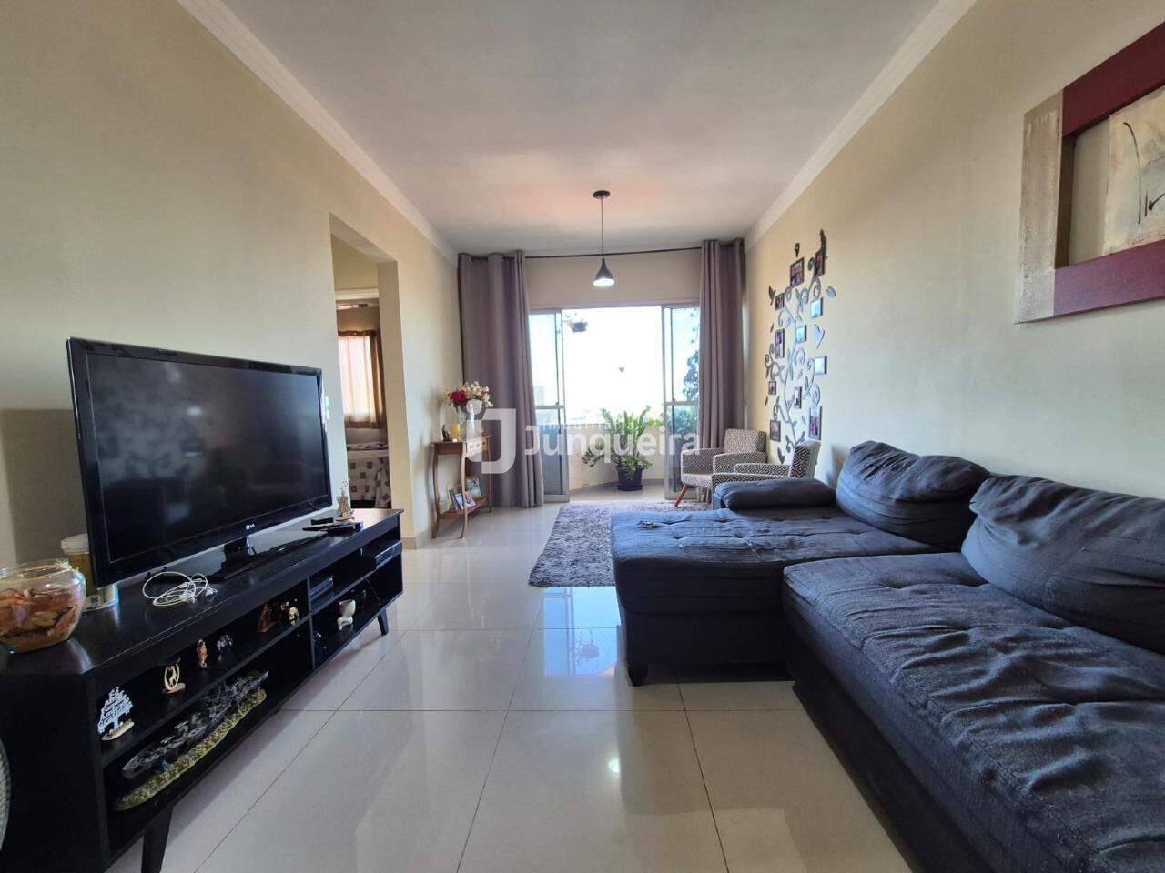 Apartamento à venda no Edifício Jipóia, 2 quartos, 1 vaga, no bairro Vila Monteiro em Piracicaba - SP