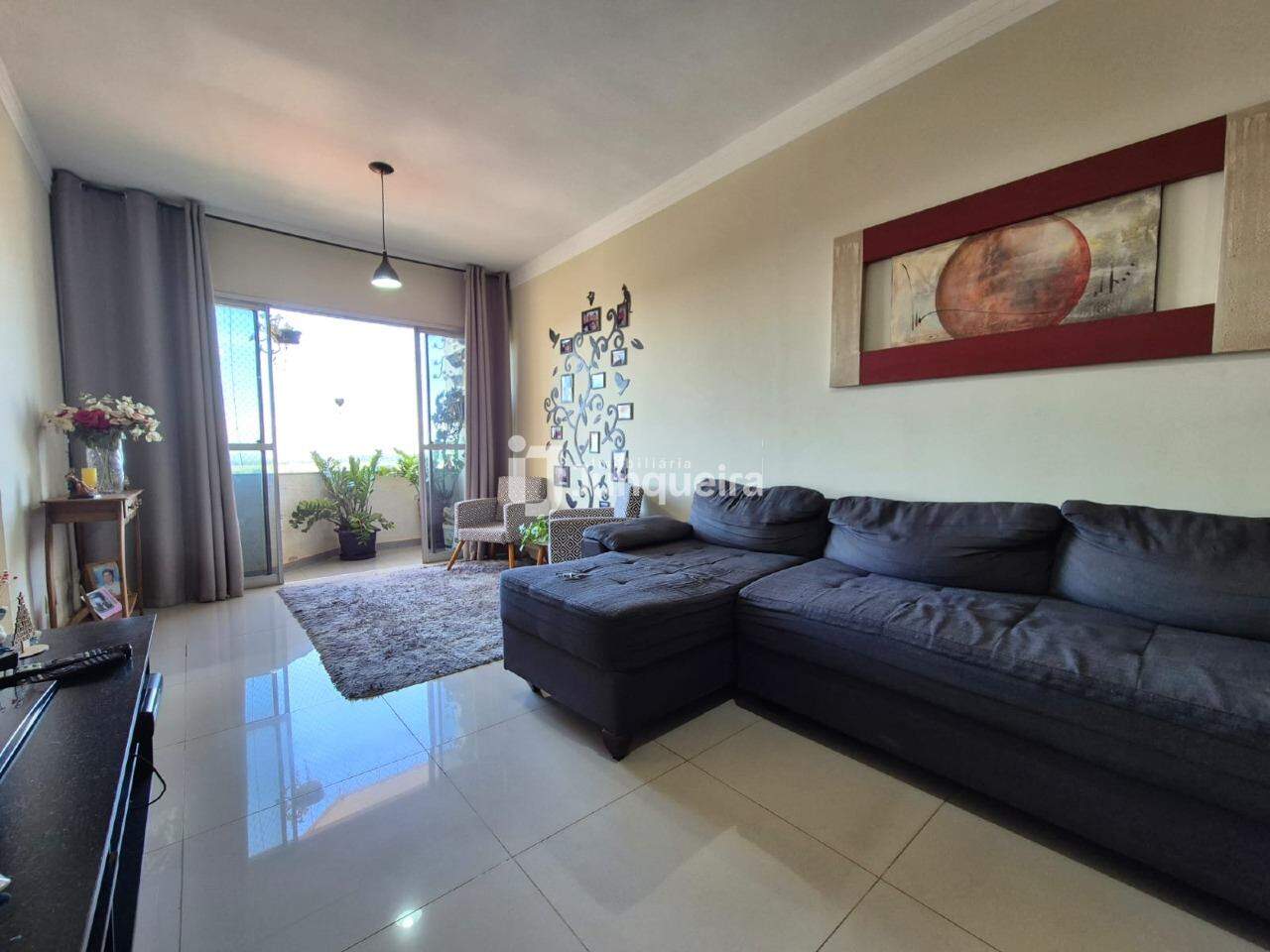 Apartamento à venda no Edifício Jipóia, 2 quartos, 1 vaga, no bairro Vila Monteiro em Piracicaba - SP