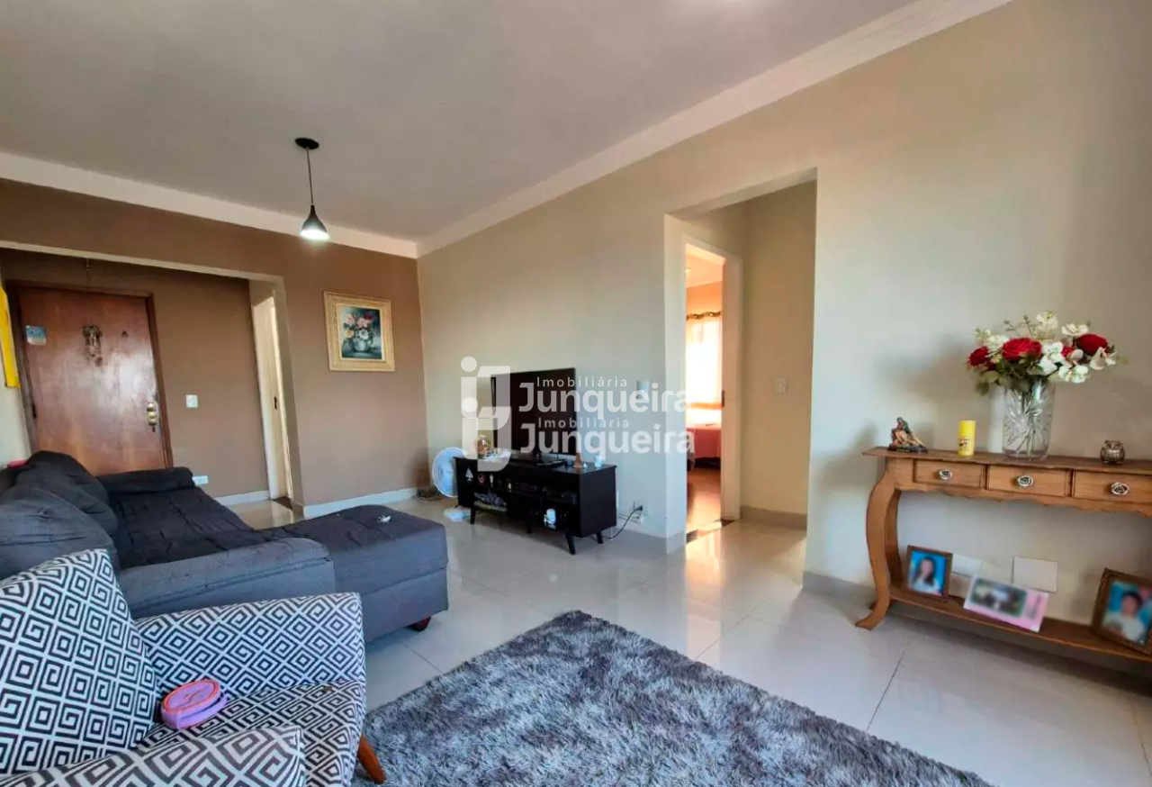 Apartamento à venda no Edifício Jipóia, 2 quartos, 1 vaga, no bairro Vila Monteiro em Piracicaba - SP