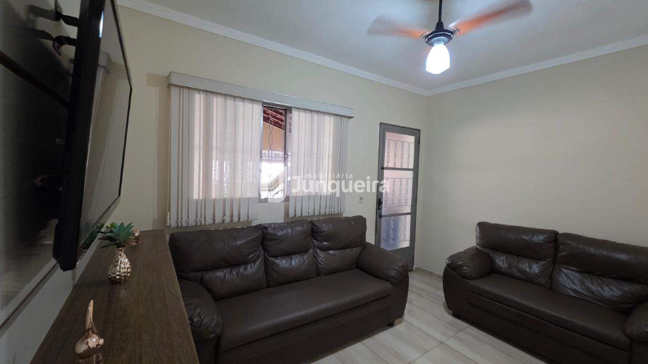Casa à venda, 3 quartos, sendo 1 suíte, 2 vagas, no bairro Santa Terezinha em Piracicaba - SP