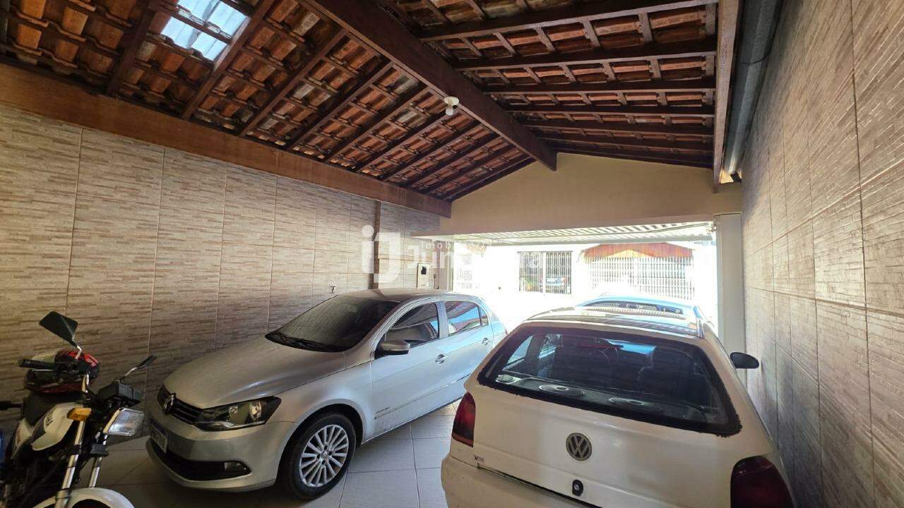 Casa à venda, 3 quartos, sendo 1 suíte, 2 vagas, no bairro Santa Terezinha em Piracicaba - SP