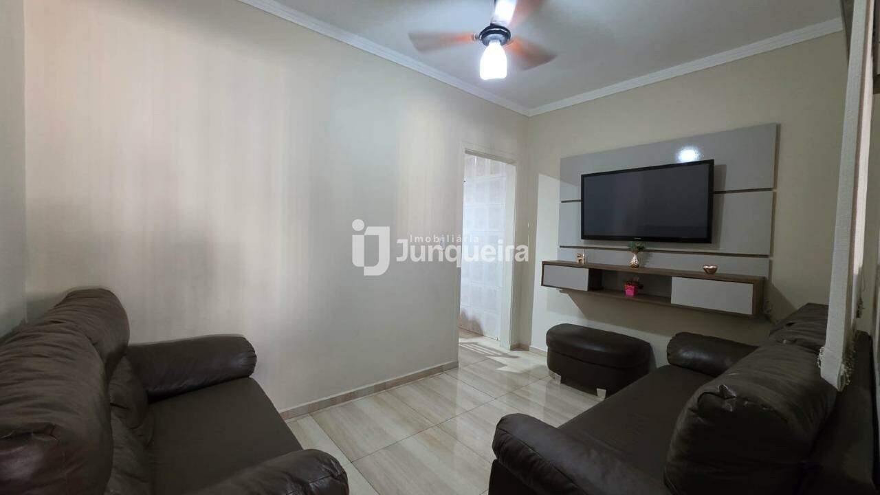 Casa à venda, 3 quartos, sendo 1 suíte, 2 vagas, no bairro Santa Terezinha em Piracicaba - SP