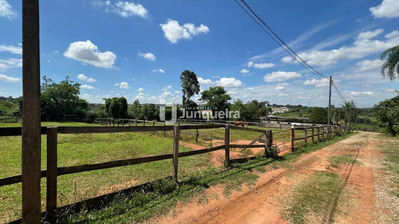 Chácara à venda, 3 quartos, sendo 1 suíte, 2 vagas, no bairro Santa Terezinha em Piracicaba - SP