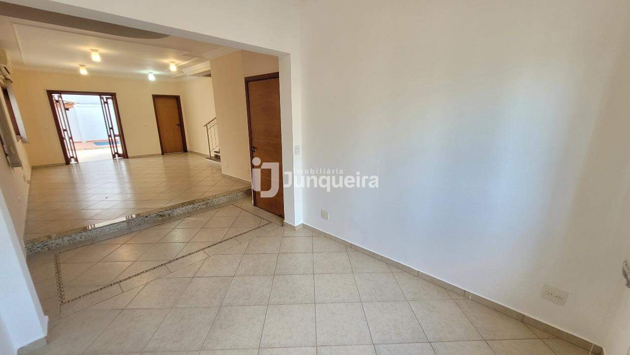 Casa em Condomínio para alugar no Terras de Piracicaba IV, 3 quartos, sendo 1 suíte, 4 vagas, no bairro Terras de Piracicaba em Piracicaba - SP