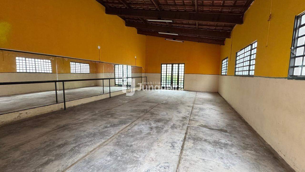 Casa Comercial à venda, 2 quartos, 1 vaga, no bairro Cidade Alta em Piracicaba - SP