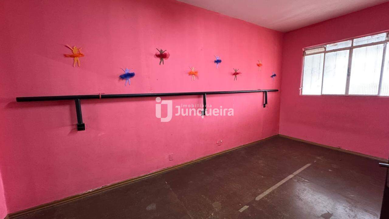 Casa Comercial à venda, 2 quartos, 1 vaga, no bairro Cidade Alta em Piracicaba - SP