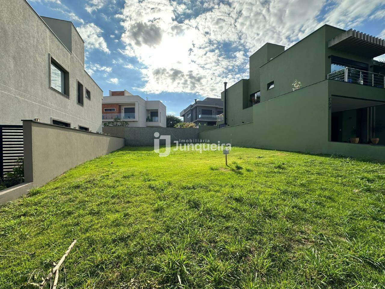 Terreno em Condomínio à venda no Villa D'Aquila, no bairro Villa Dáquila em Piracicaba - SP