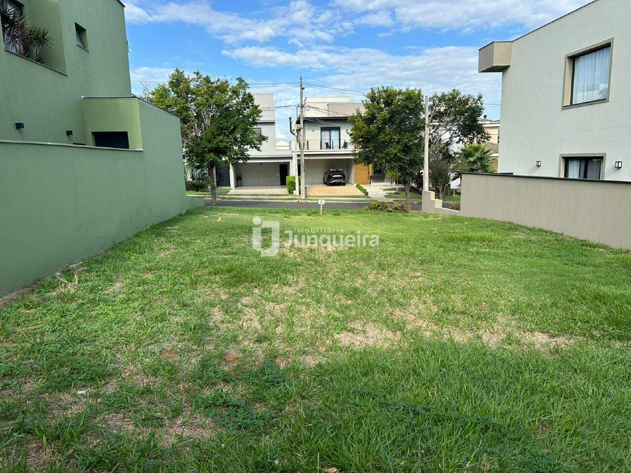 Terreno em Condomínio à venda no Villa D'Aquila, no bairro Villa Dáquila em Piracicaba - SP