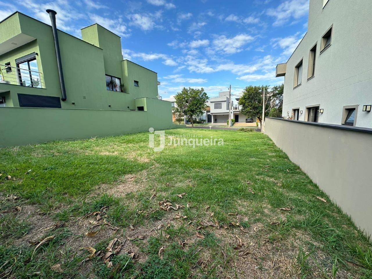 Terreno em Condomínio à venda no Villa D'Aquila, no bairro Villa Dáquila em Piracicaba - SP