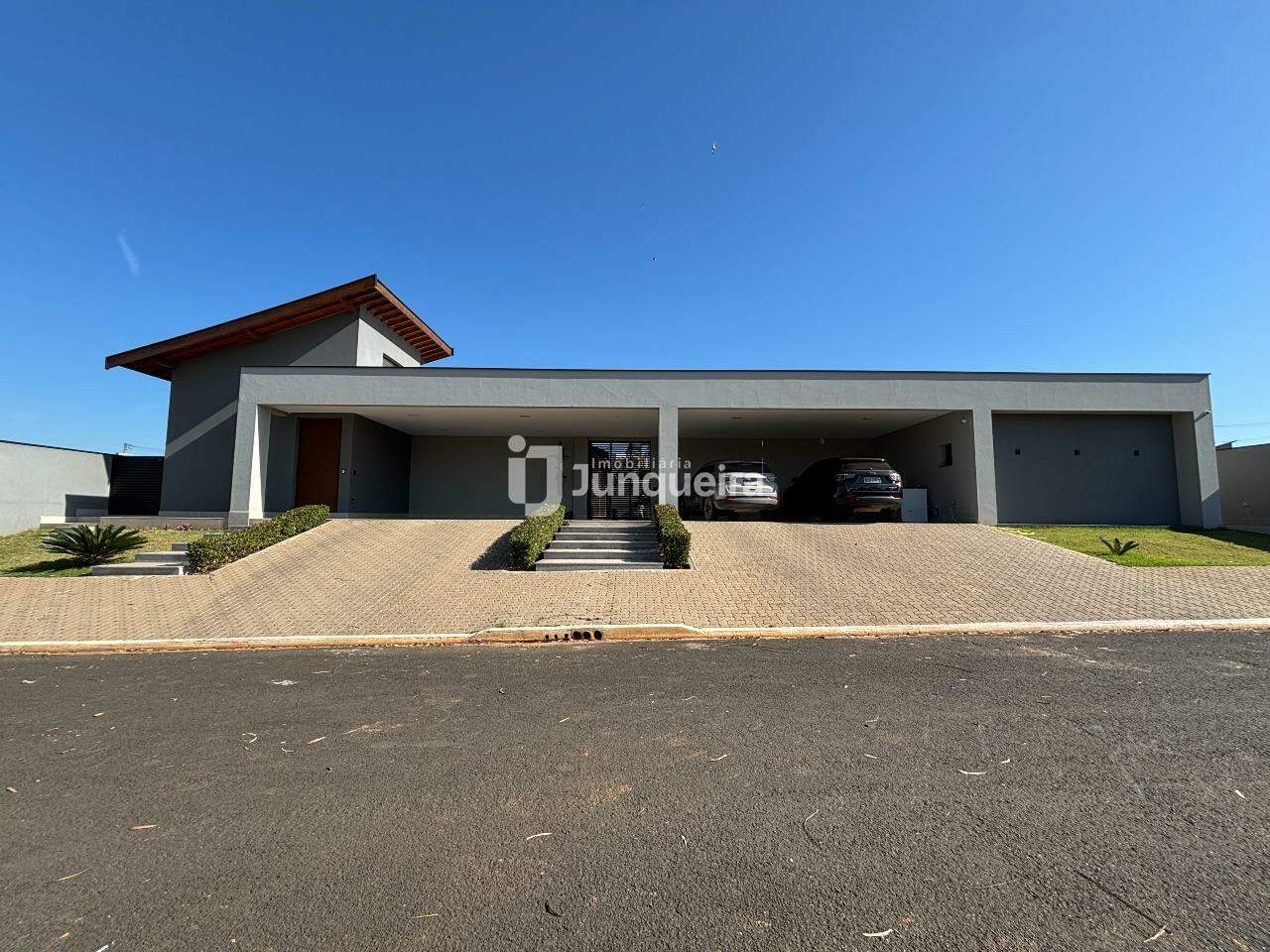 Casa em Condomínio à venda no Terra das Águas, 4 quartos, sendo 3 suítes, 4 vagas, no bairro Terra das Águas em São Pedro - SP