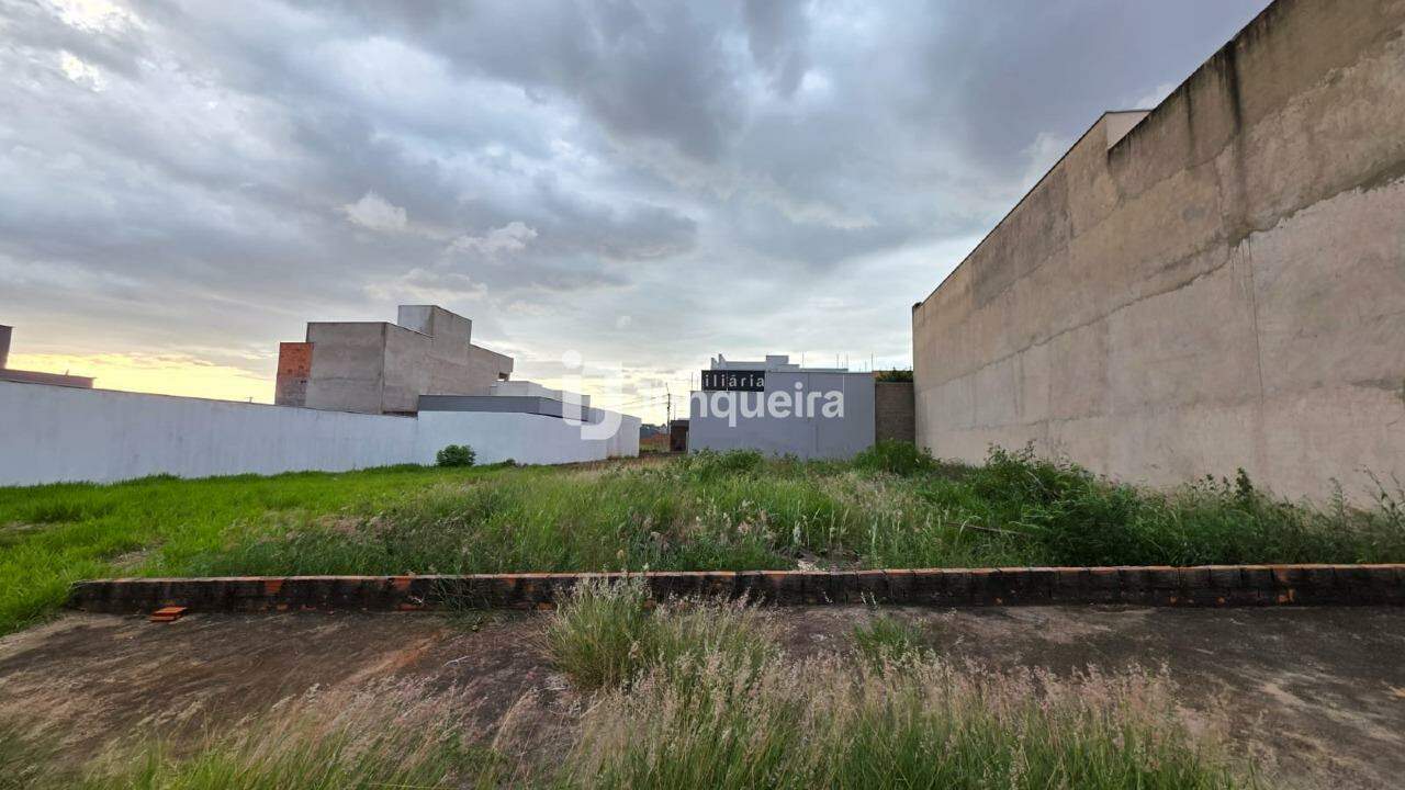 Terreno à venda, no bairro Taquaral em Piracicaba - SP