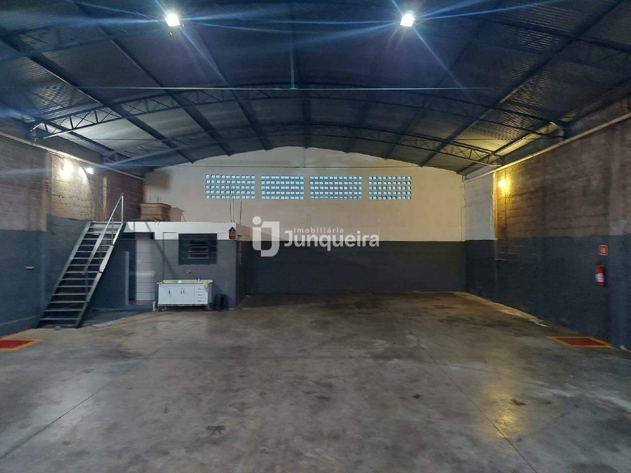 Galpão para alugar, no bairro Santa Rosa em Piracicaba - SP