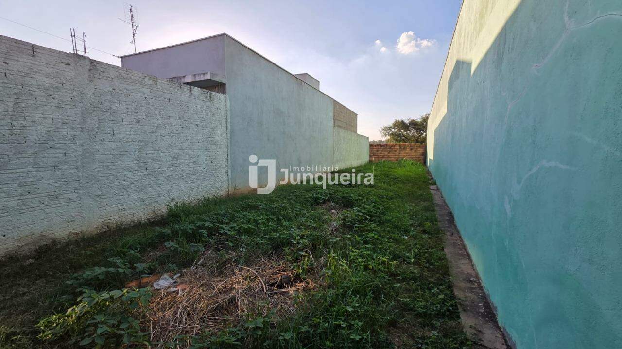 Terreno à venda, no bairro Santa Terezinha em Piracicaba - SP