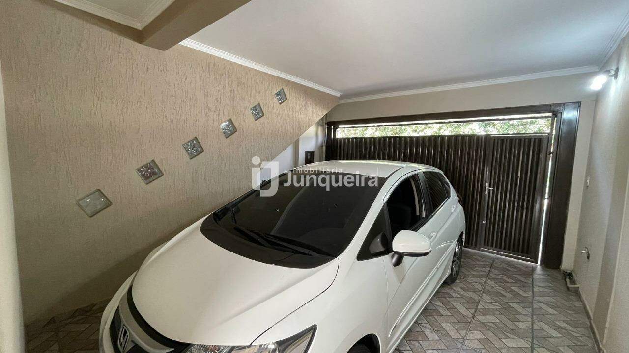 Casa à venda, 3 quartos, sendo 1 suíte, 1 vaga, no bairro Vila Rezende em Piracicaba - SP