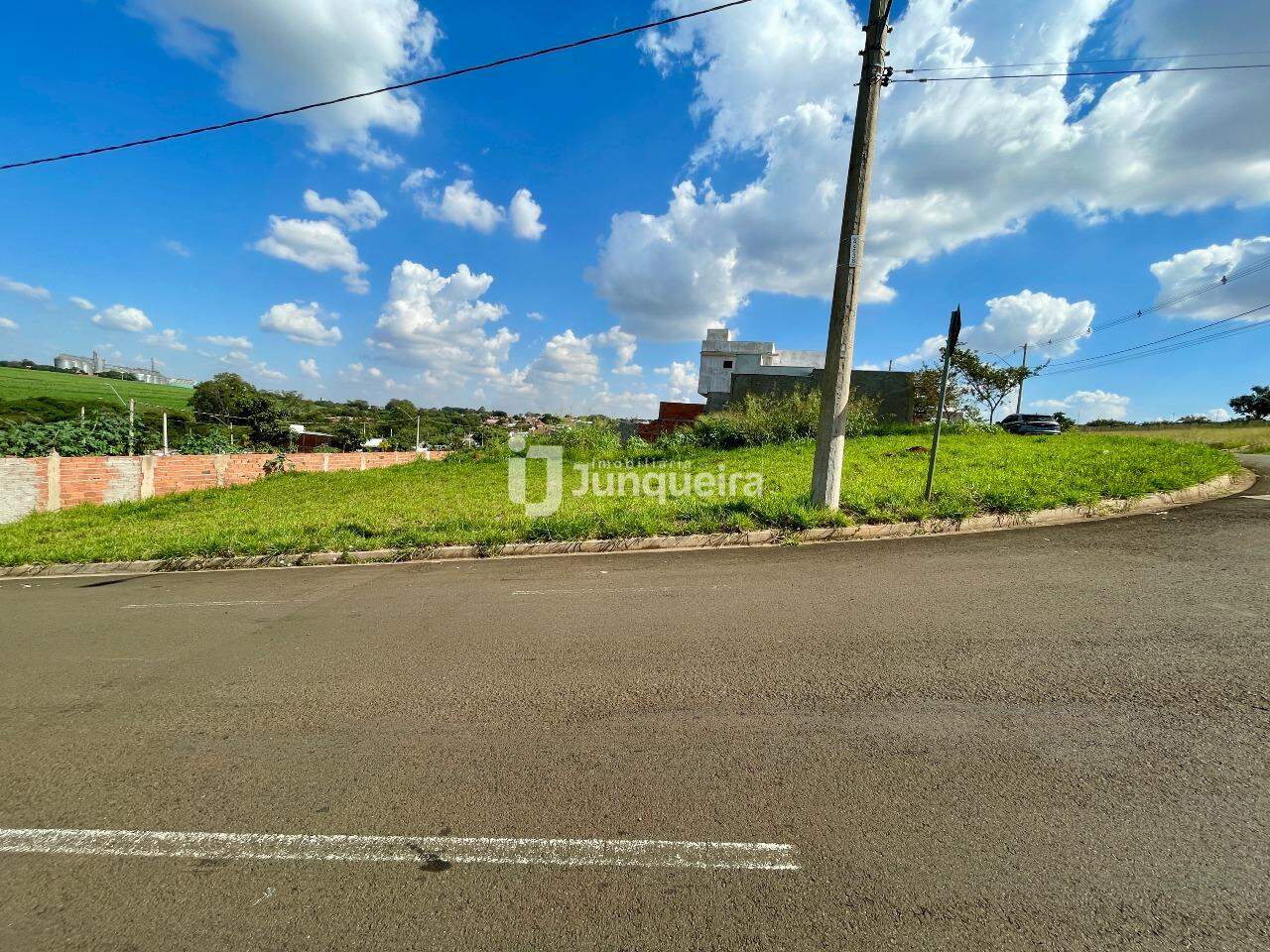 Terreno à venda, no bairro Terras Di Treviso em Piracicaba - SP