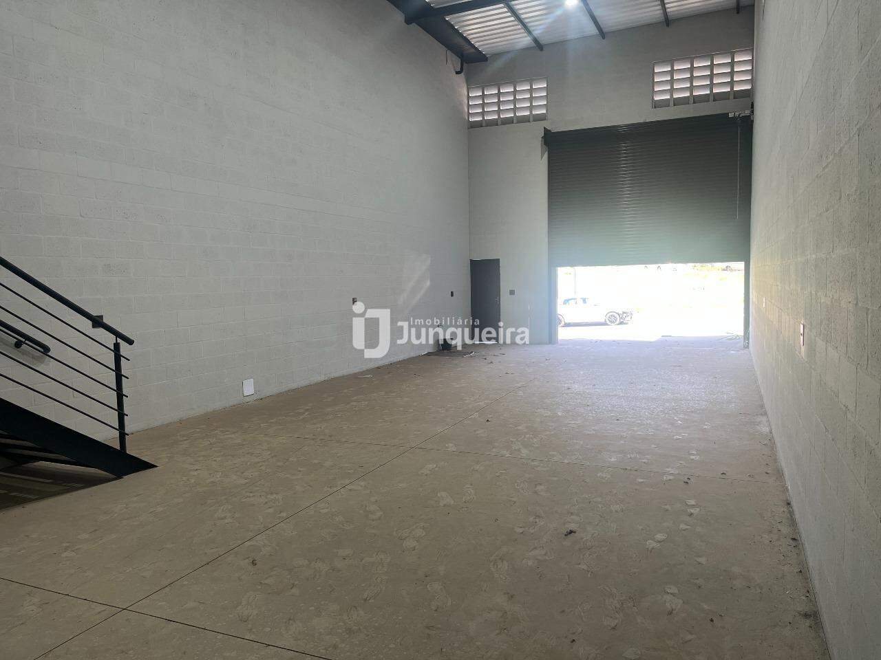Prédio Comercial à venda, 4 vagas, no bairro Água Branca em Piracicaba - SP