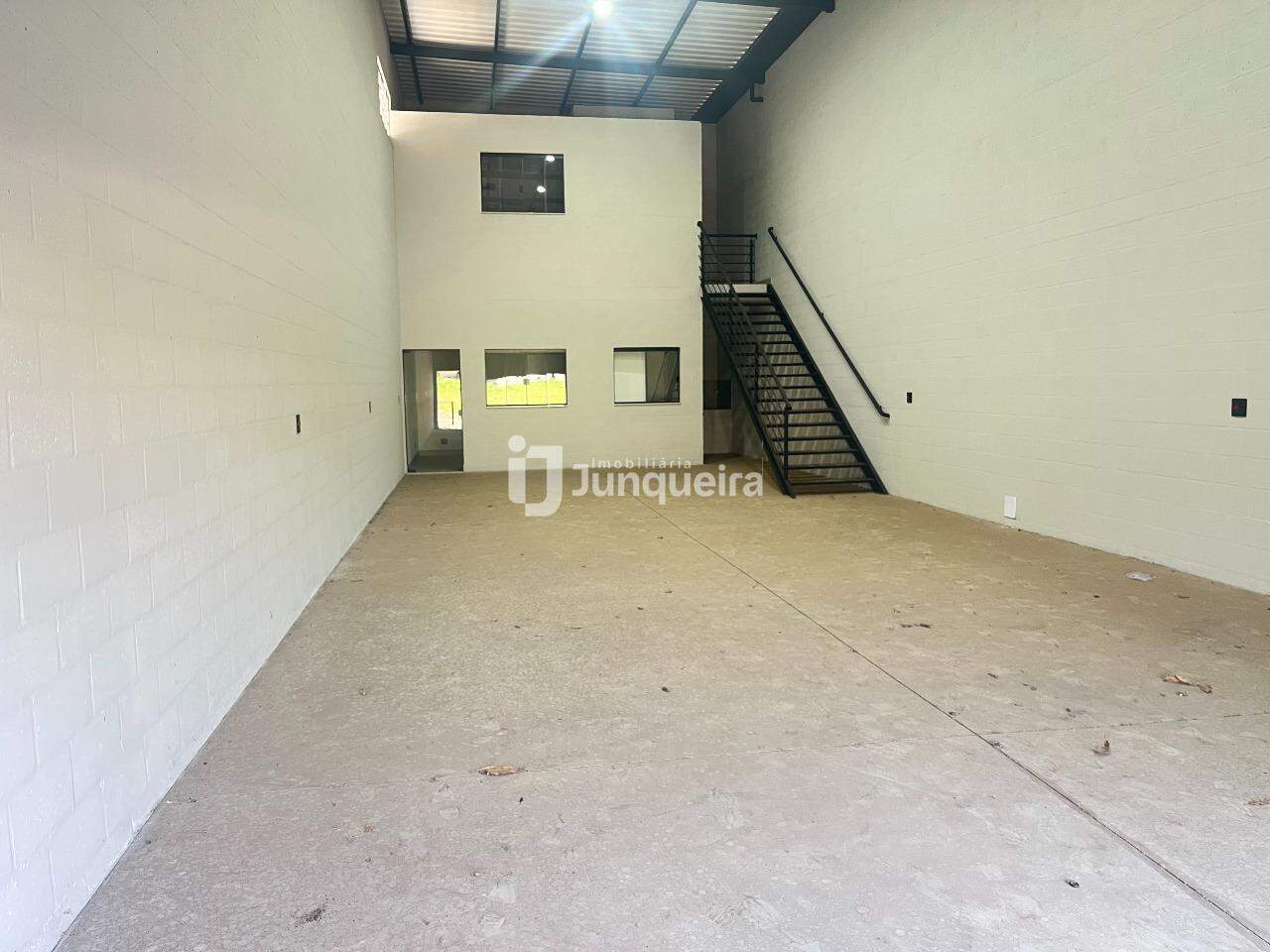 Prédio Comercial à venda, 4 vagas, no bairro Água Branca em Piracicaba - SP