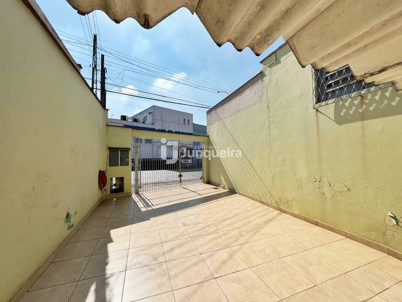Casa à venda, 4 quartos, 2 vagas, no bairro Santa Terezinha em Piracicaba - SP