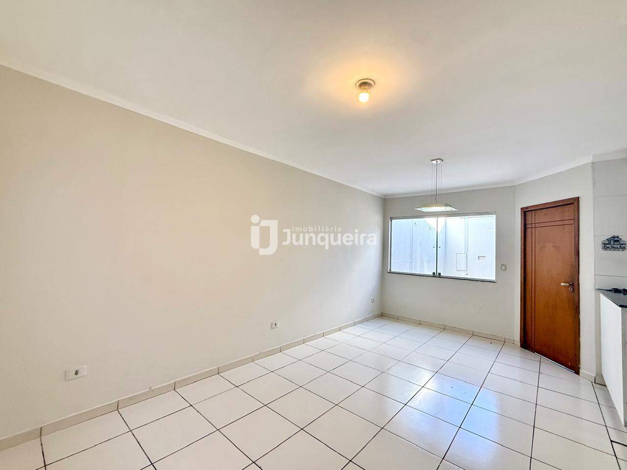 Casa à venda, 3 quartos, sendo 1 suíte, 2 vagas, no bairro Jardim Astúrias I em Piracicaba - SP