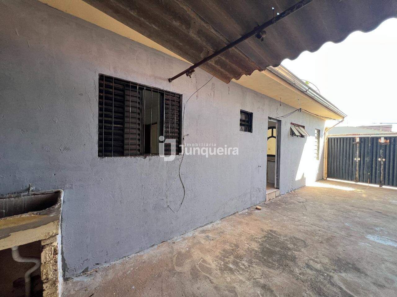 Casa para alugar, 1 quarto, 1 vaga, no bairro Jardim Dona Rosina em Rio das Pedras - SP