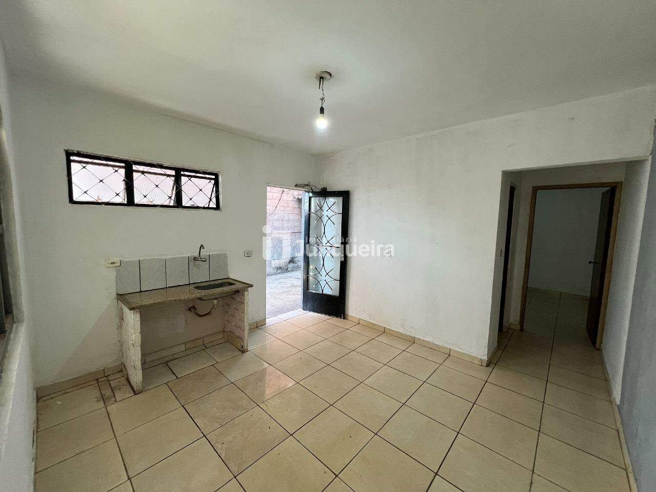 Casa para alugar, 1 quarto, 1 vaga, no bairro Jardim Dona Rosina em Rio das Pedras - SP