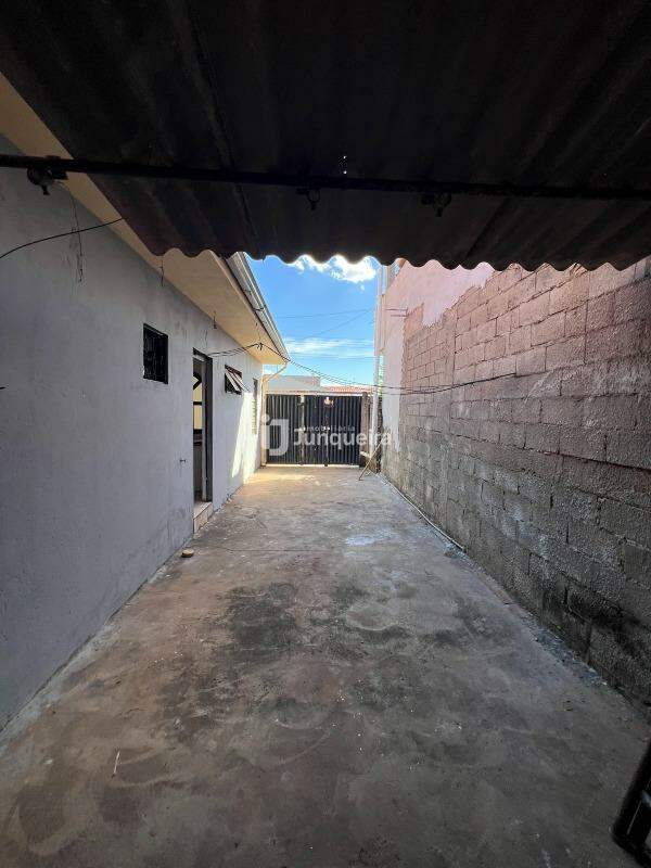 Casa para alugar, 1 quarto, 1 vaga, no bairro Jardim Dona Rosina em Rio das Pedras - SP