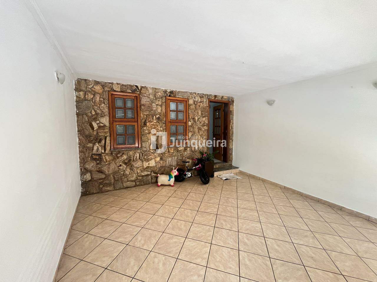 Casa à venda, 2 quartos, sendo 1 suíte, 2 vagas, no bairro Vila Rezende em Piracicaba - SP