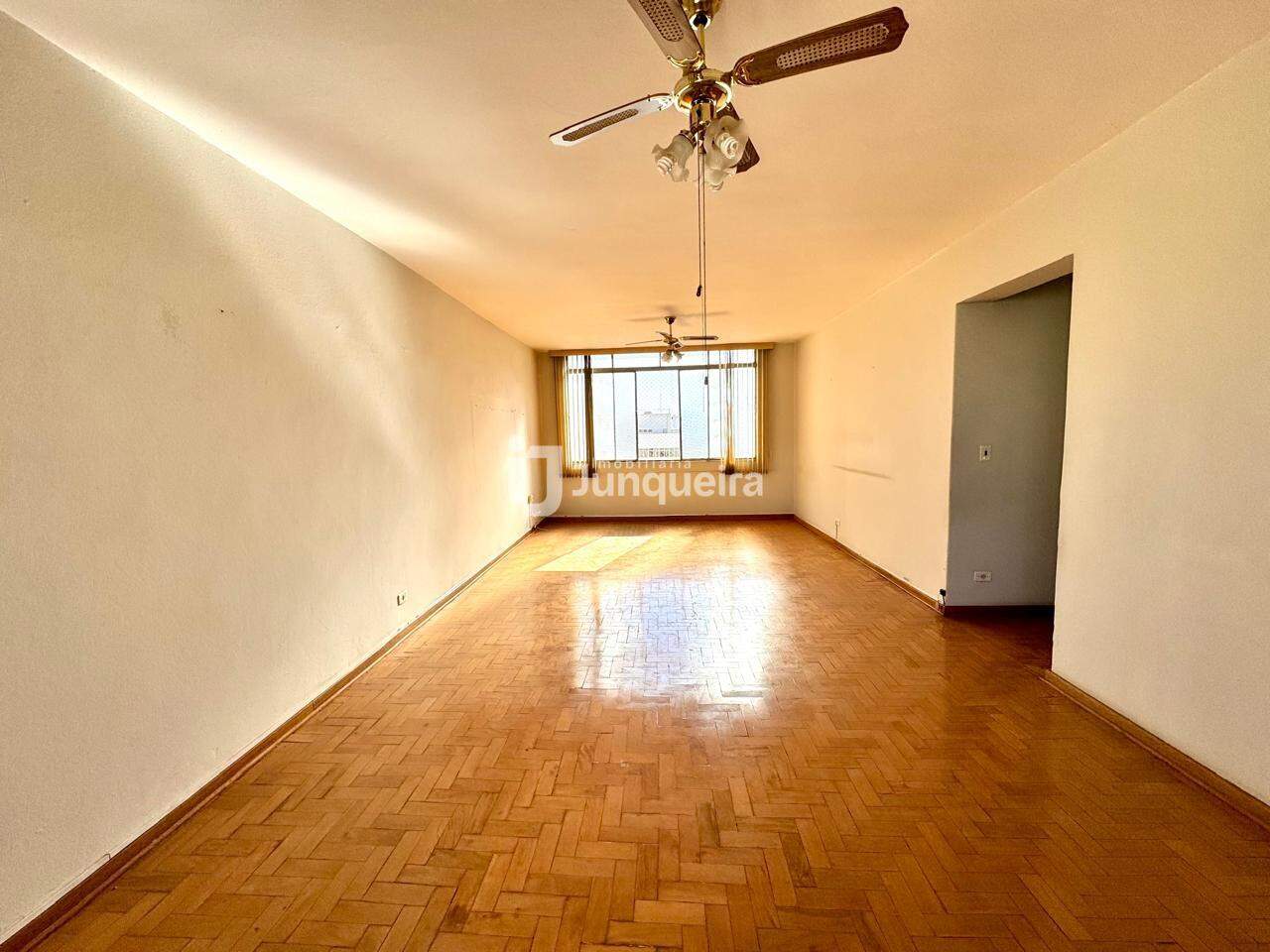 Apartamento à venda no Edifício Lúcia Cristina, 3 quartos, no bairro Centro em Piracicaba - SP