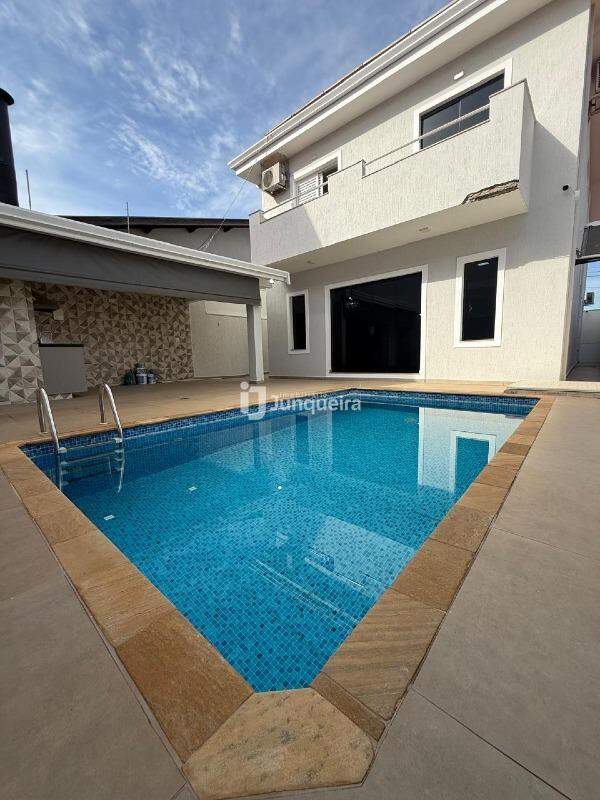 Casa à venda, 3 quartos, sendo 1 suíte, 2 vagas, no bairro SANTA CECILIA em Piracicaba - SP