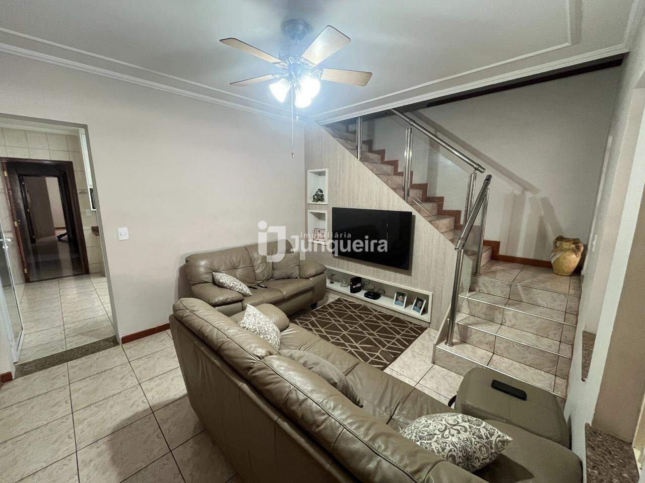 Casa à venda, 3 quartos, sendo 1 suíte, 2 vagas, no bairro Jardim Diamante em Piracicaba - SP