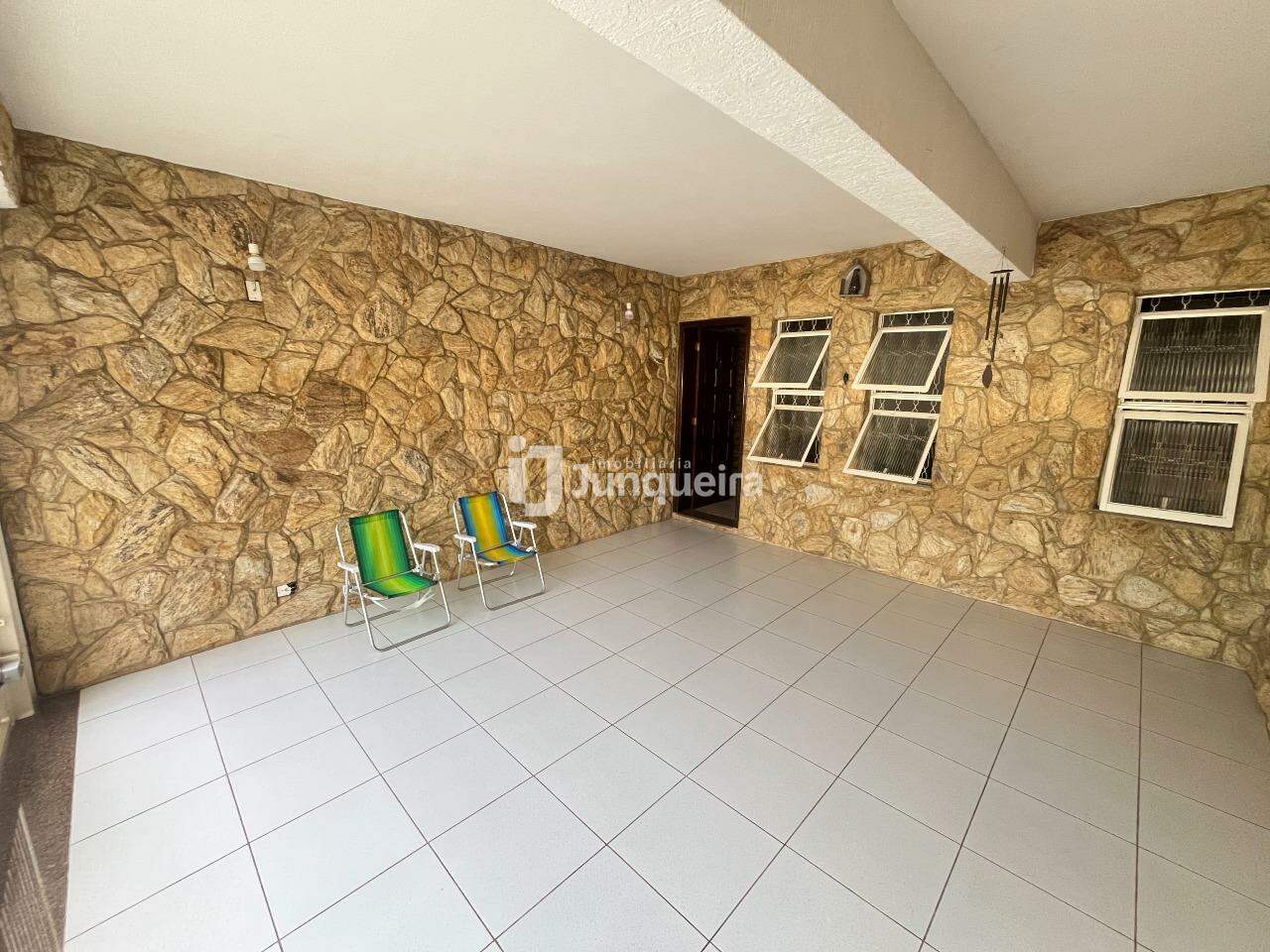 Casa à venda, 3 quartos, sendo 1 suíte, 2 vagas, no bairro Jardim Diamante em Piracicaba - SP