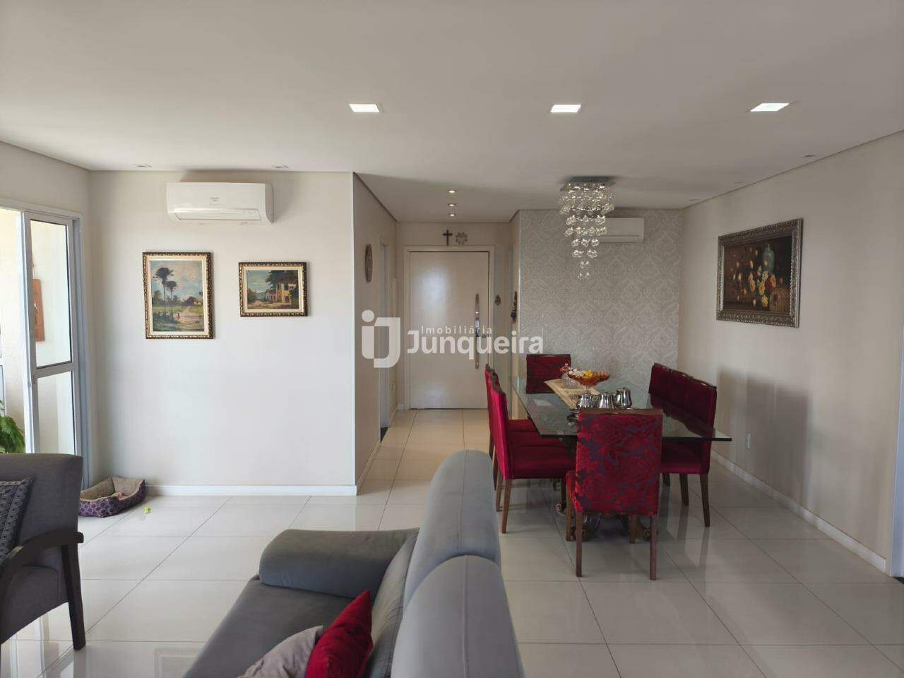 Apartamento à venda no Saint Louis, 3 quartos, sendo 2 suítes, 4 vagas, no bairro Vila Rezende em Piracicaba - SP