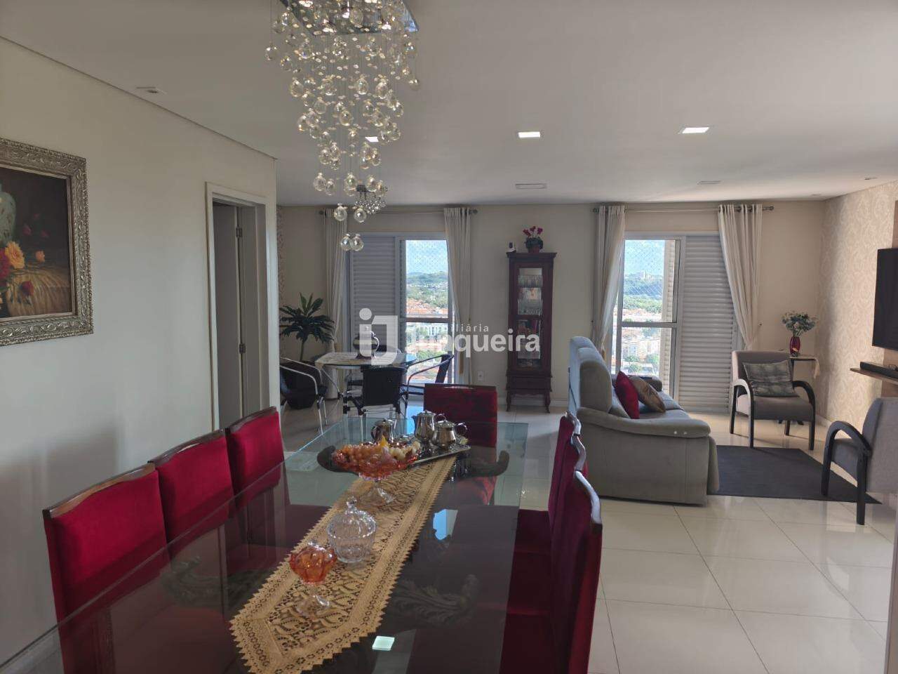 Apartamento à venda no Saint Louis, 3 quartos, sendo 2 suítes, 4 vagas, no bairro Vila Rezende em Piracicaba - SP