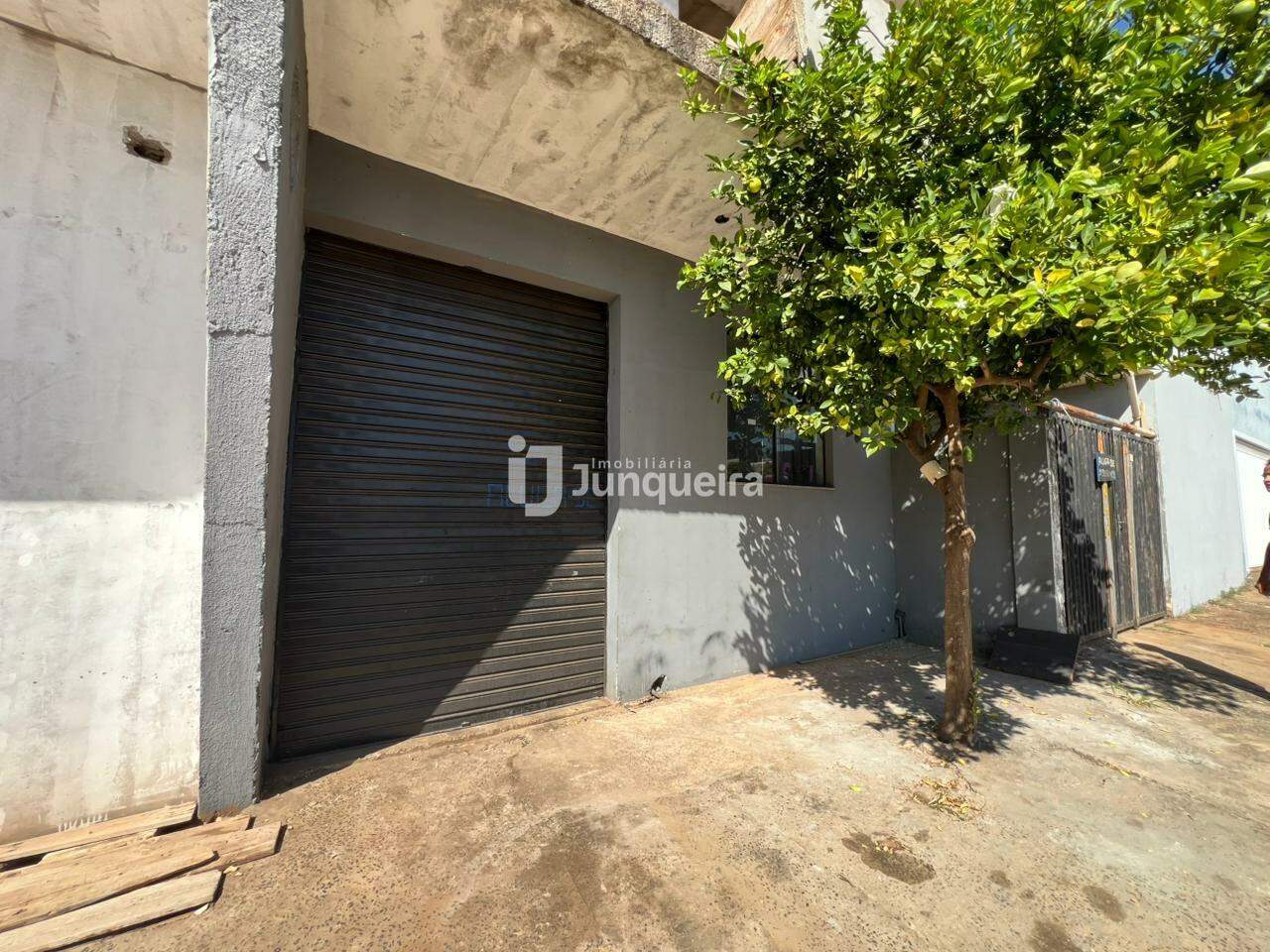 Salão para alugar, 1 quarto, 1 vaga, no bairro Jardim Dona Rosina em Rio das Pedras - SP