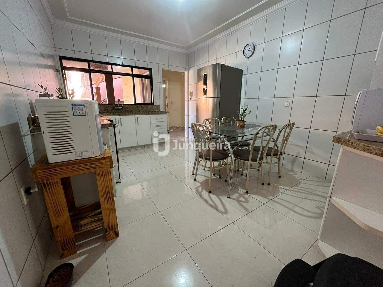 Casa à venda, 3 quartos, sendo 3 suítes, 4 vagas, no bairro Loteamento Santa Rosa em Piracicaba - SP